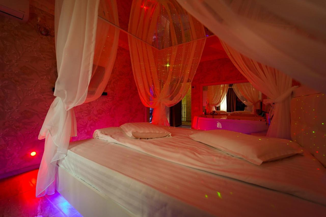 Anadi Hotel Boutique Only Adult Brasov Exterior photo