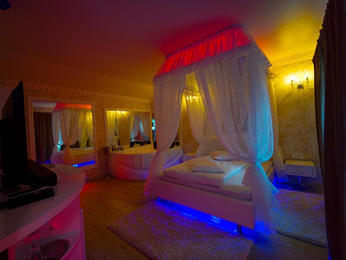 Anadi Hotel Boutique Only Adult Brasov Exterior photo