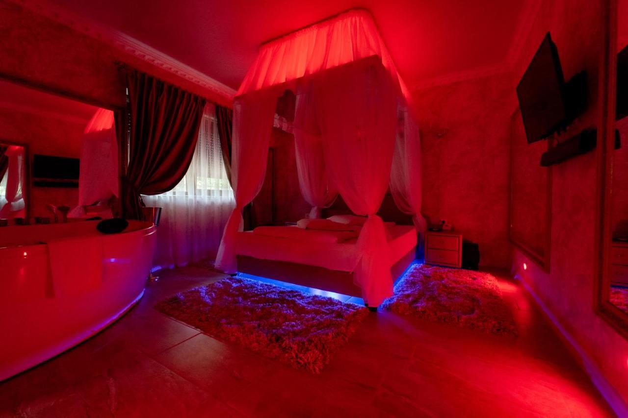 Anadi Hotel Boutique Only Adult Brasov Exterior photo