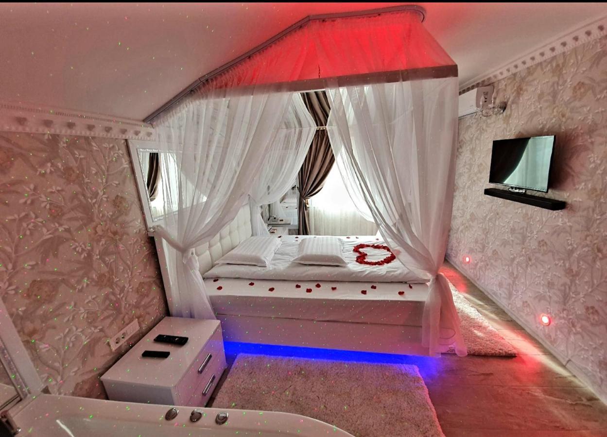 Anadi Hotel Boutique Only Adult Brasov Exterior photo