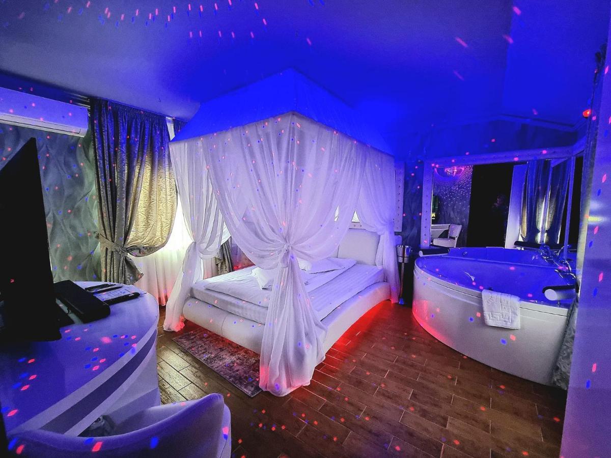 Anadi Hotel Boutique Only Adult Brasov Exterior photo