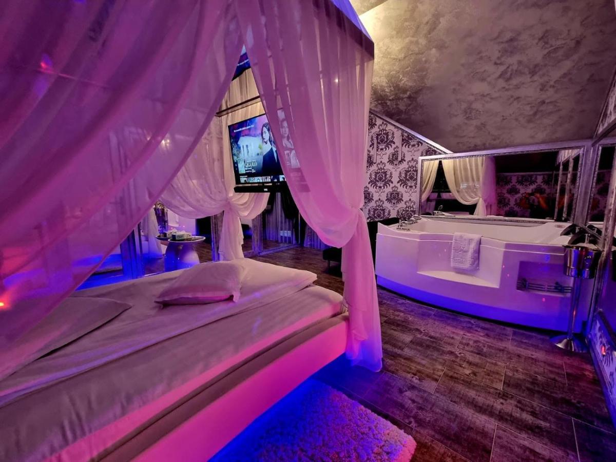 Anadi Hotel Boutique Only Adult Brasov Exterior photo