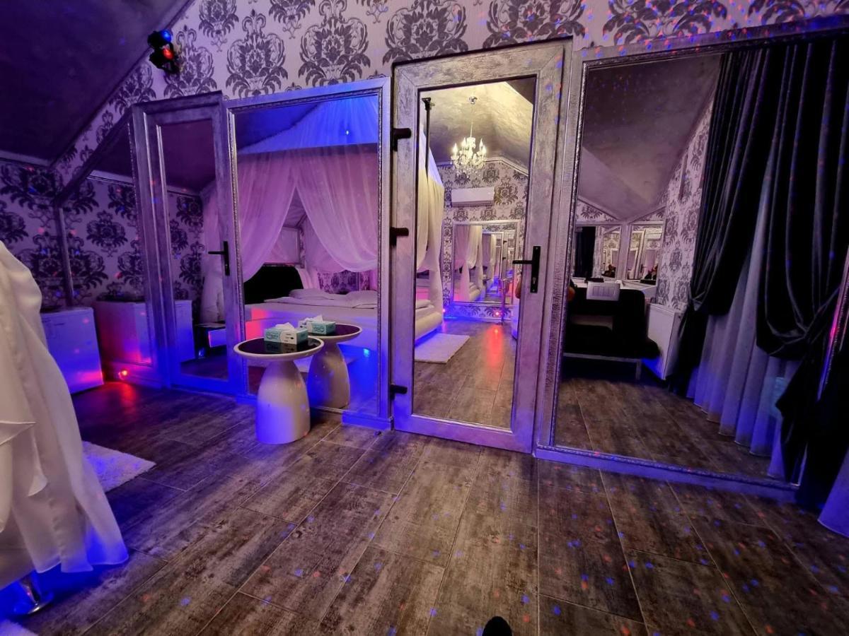 Anadi Hotel Boutique Only Adult Brasov Exterior photo