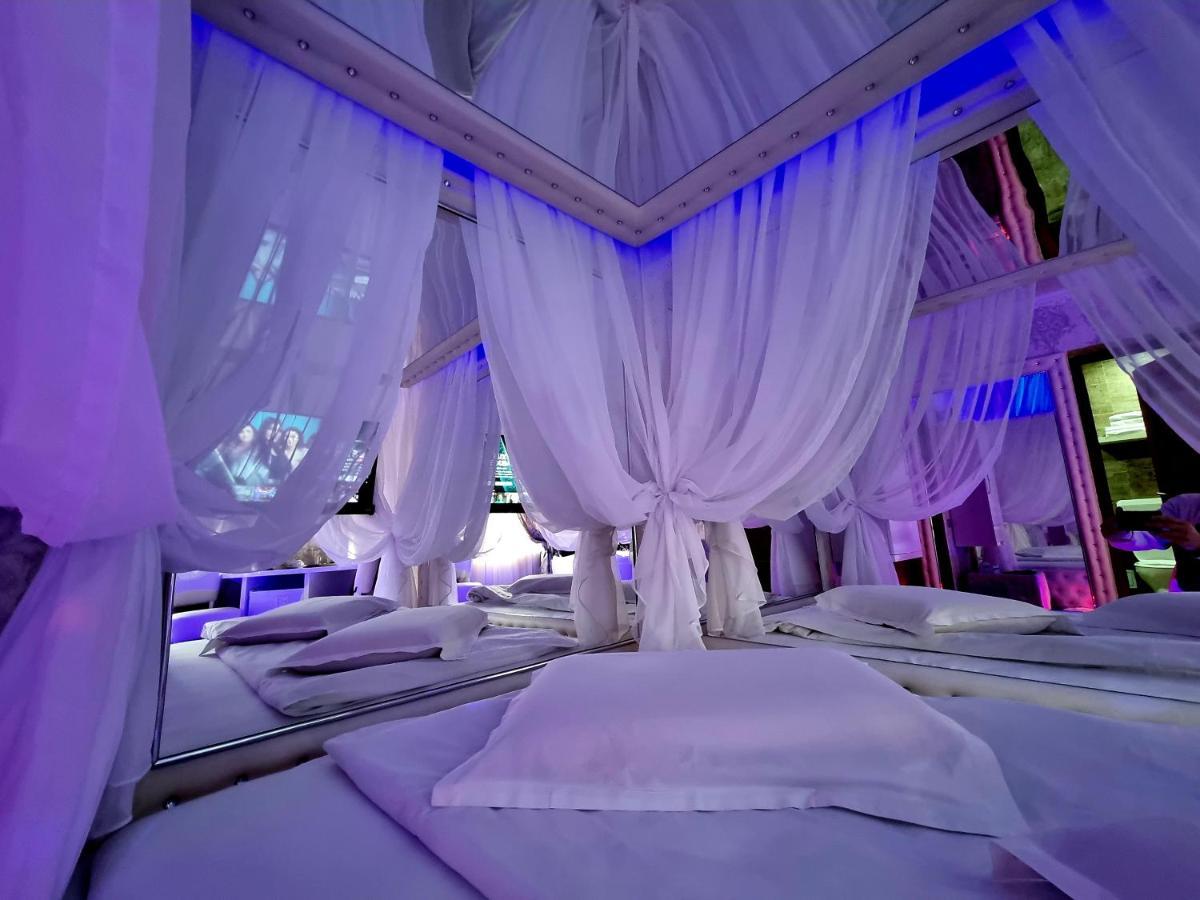 Anadi Hotel Boutique Only Adult Brasov Exterior photo