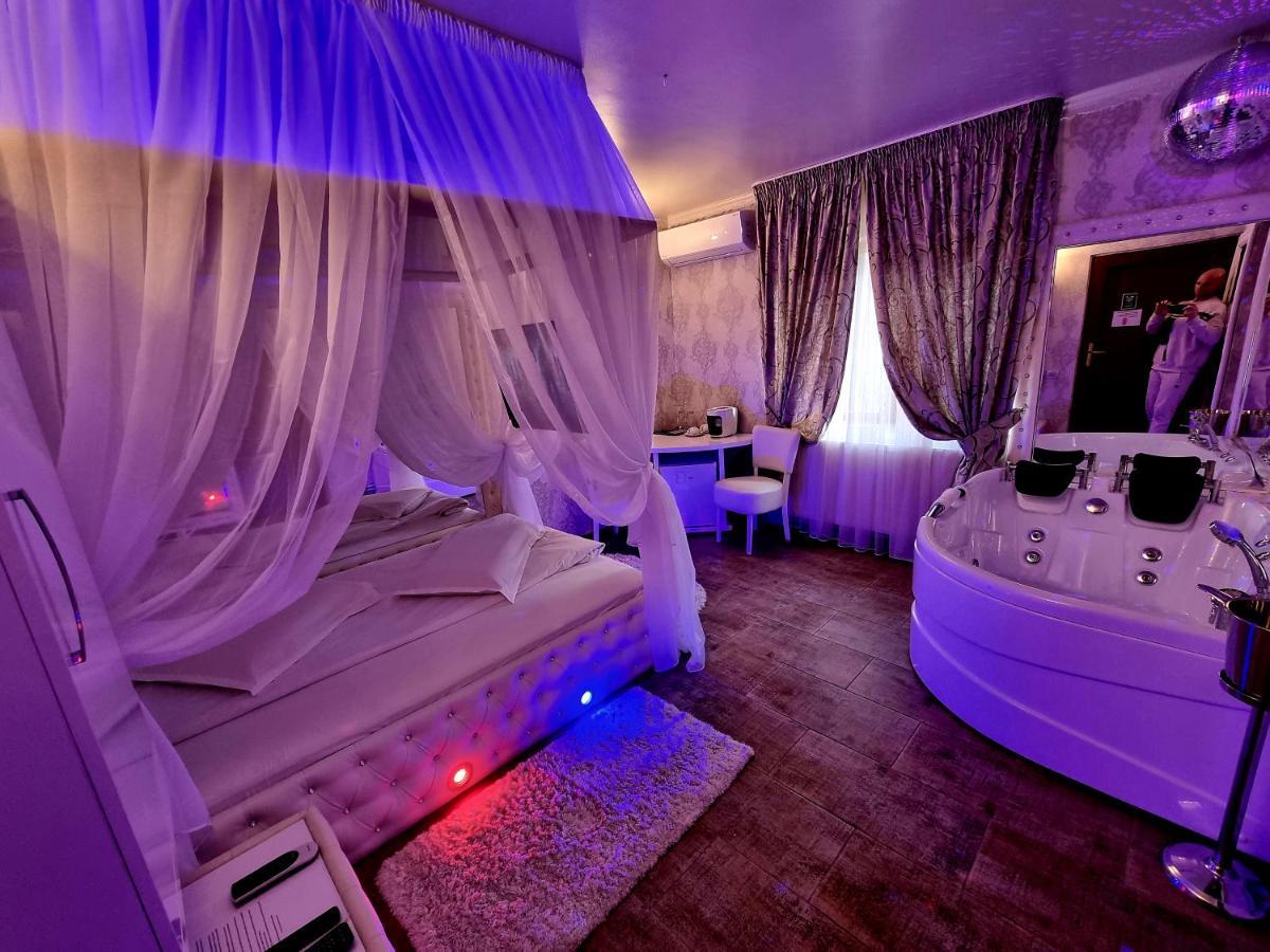 Anadi Hotel Boutique Only Adult Brasov Exterior photo